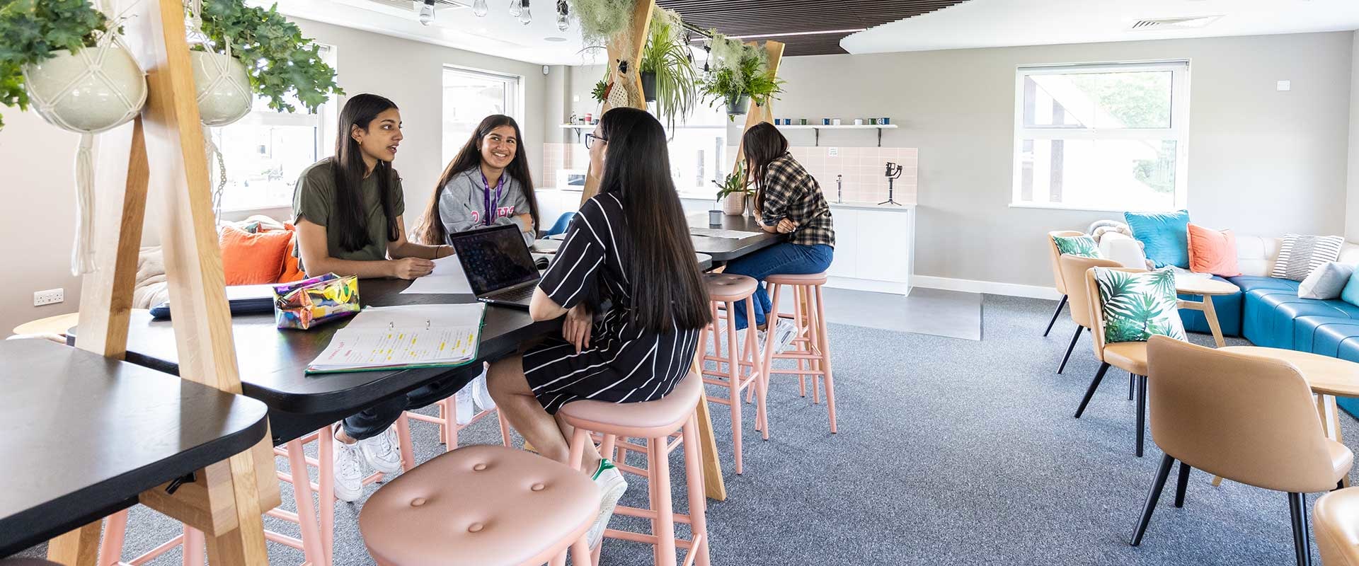 Creating a Conducive Study Environment: Tips and Resources for UK Students